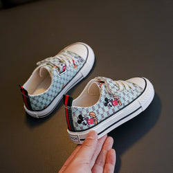 GG Canvas Low Top Sneakers